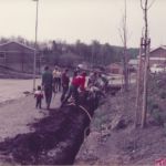Elkablar till garagen grävs ner  våren 1983